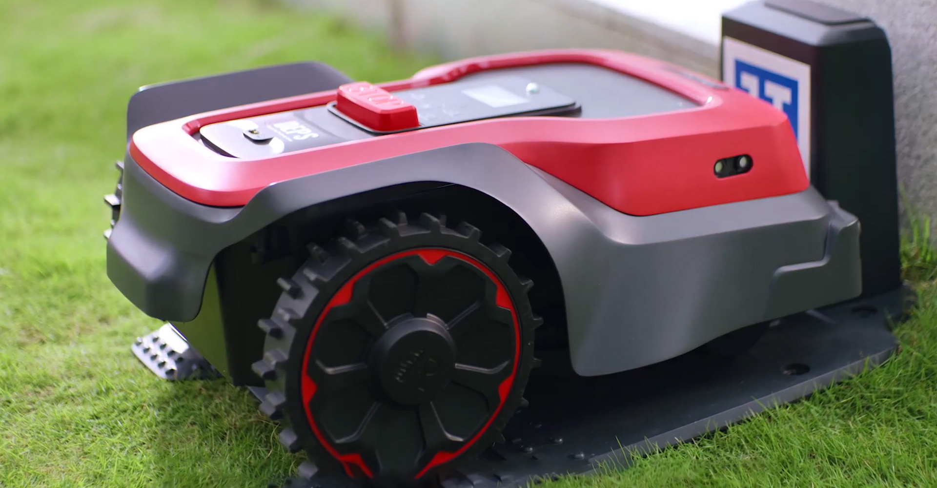 芝刈りロボット