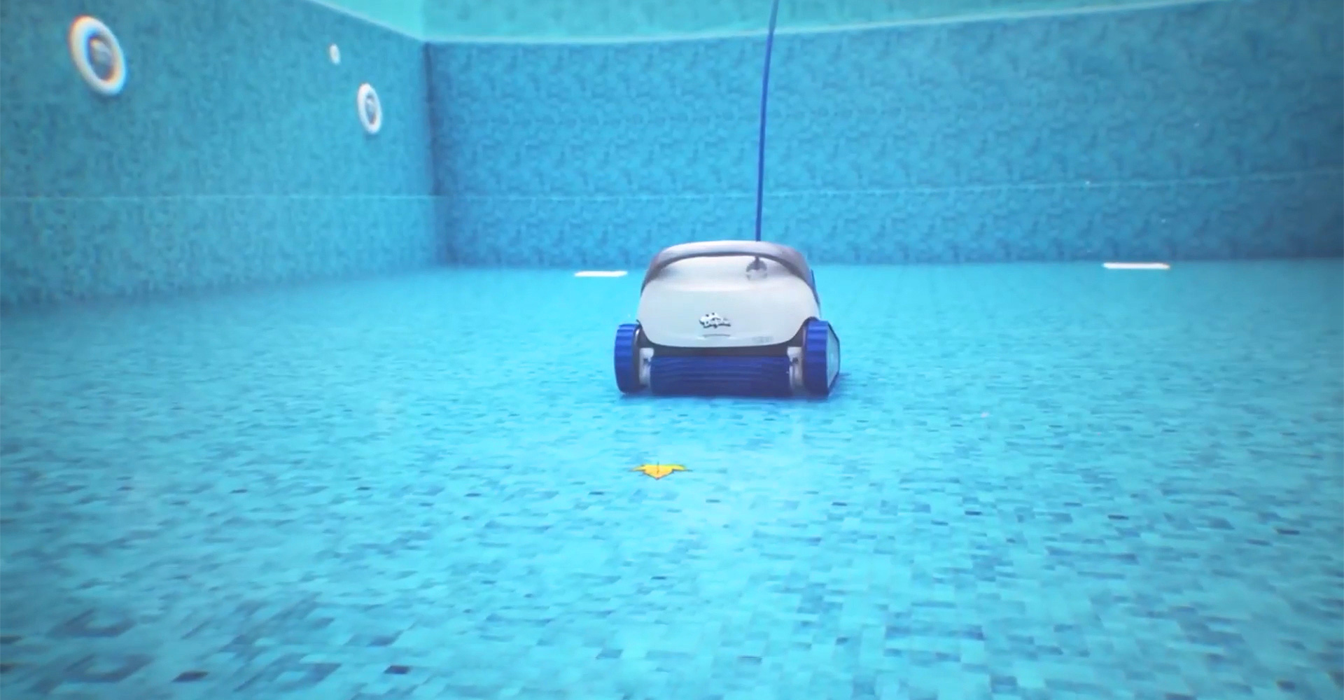 プール掃除ロボット